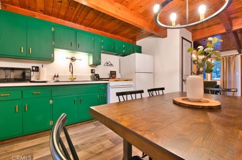 1104 Robinhood Blvd, Big Bear City CA  92314-9376 exterior