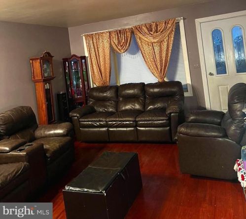 2007 Lincoln St, Camp Hill PA  17011-3842 exterior