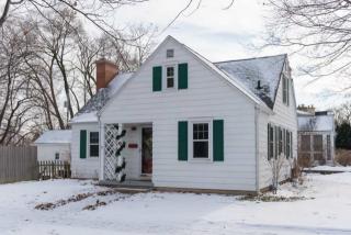 19 Roxbury Rd, Madison, WI 53704-5956