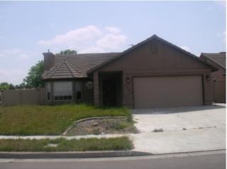 1140 Belmont St, Tulare CA  93274-7645 exterior