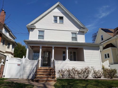 86-35 104th St, Jamaica, NY 11418-1121