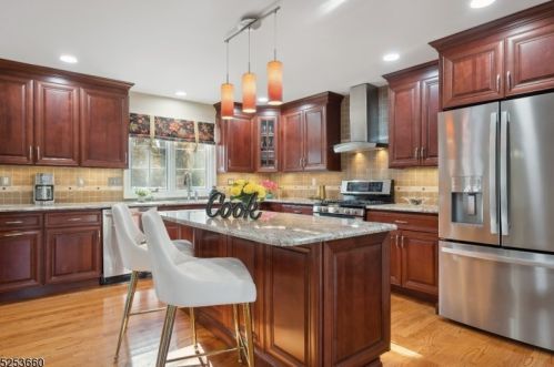 32 Ridge Rd, Parsippany NJ  07834-9629 exterior