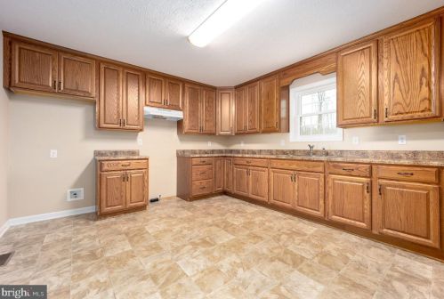 745 Big Oak Rd, Richmond National Battlefiel, VA 22835-5227