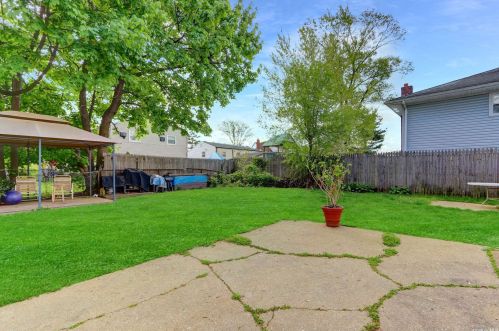 230 Urban Ave, Westbury NY  11590-3851 exterior