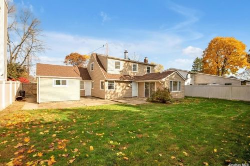 2368 5th St, Hempstead, NY 11554-2638