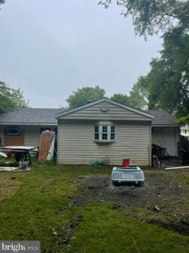 154 President Dr, Dover, DE 19901-5242