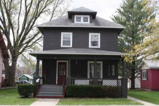 18 4th St, Oelwein, IA 50662-1126