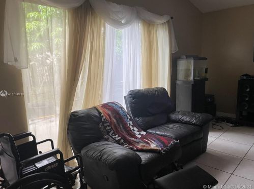 6244 175 Ter, Hialeah FL  33015-4437 exterior