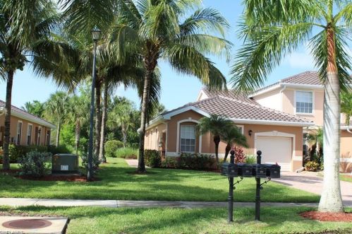 14105 Winchester Ct, Naples, FL 34114-8651