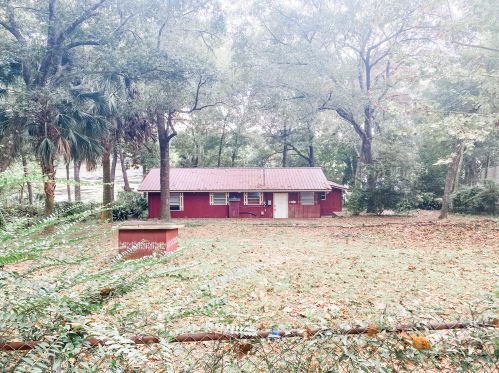 805 Squirrel Rd, Defuniak Springs, FL 32433-7686
