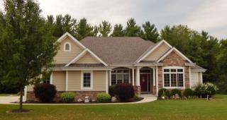2200 Hollow Cir, Slinger, WI 53086-9142
