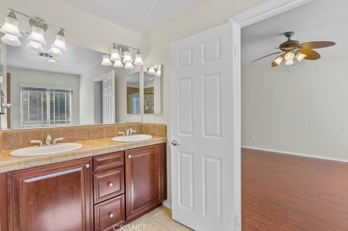20054 Christopher Ln, Santa Clarita CA  91350-3685 exterior