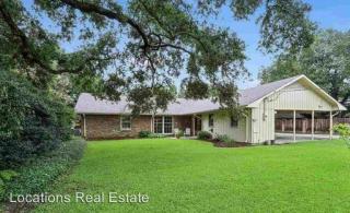 4865 Sweetbriar St, Baton Rouge LA  70808-8660 exterior