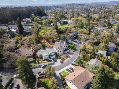 464 Upland Rd, Redwood City CA  94062-2826 exterior