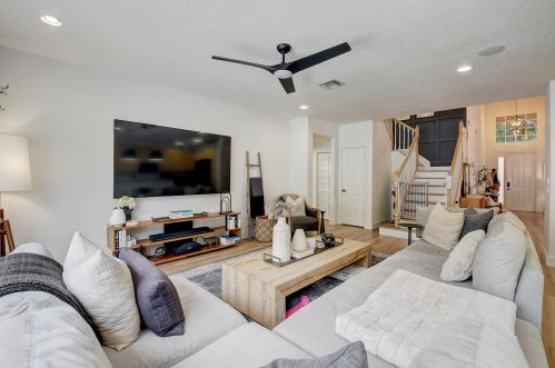1632 Classical Blvd, Delray Beach FL  33445-1200 exterior