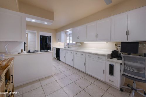 7330 Ln Canada Dr, Tucson AZ 85704-1532 exterior