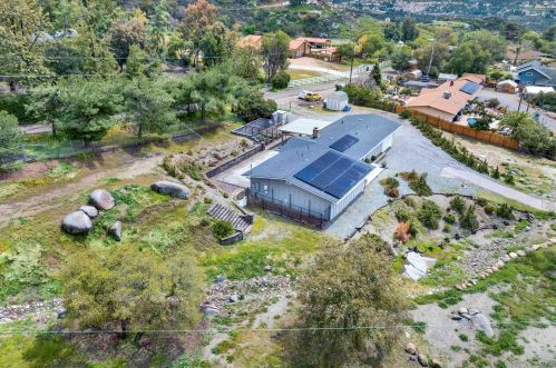 2855 Victoria Dr, Alpine CA  91901-3669 exterior