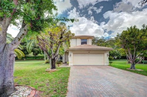 16101 27th St, Hollywood FL  33027-5200 exterior
