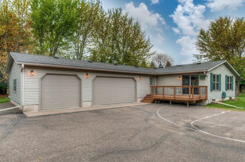 601 90th St, Hudson WI  54016-7938 exterior
