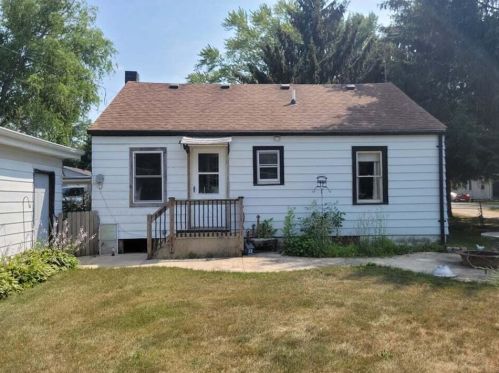 24832 Columbus St, Kansasville, WI 53139-9769