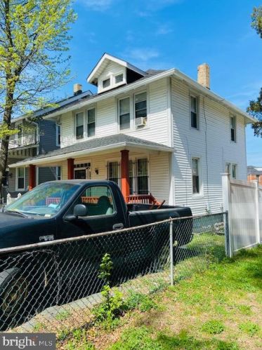 2814 Rhode Island Ave, Washington, DC 20018-2942