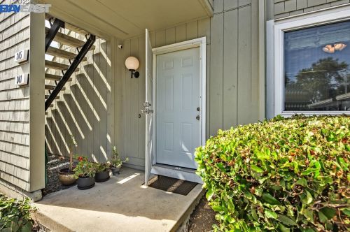 341 Caliente Cir, San Leandro, CA 94578-4100