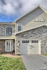 319 Briar Ridge Cir, West Enola, PA 17025-2548