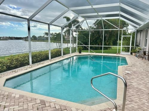 18054 Royal Hammock Blvd, Naples, FL 34114-8943