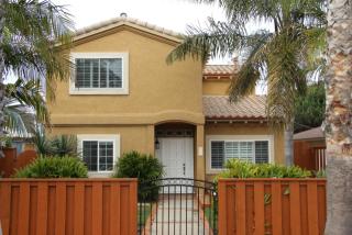 381 La Mesa Ave, Encinitas CA  92024-2506 exterior