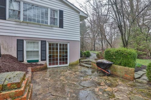 502 Compton Rd, Cincinnati OH 45215-4157 exterior