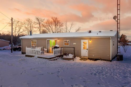 3581 Van Winkle Rd, Frazeysburg, OH 43822-9438
