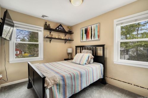 106 Halyan Rd, Yorktown Hgts NY  10598-4304 exterior