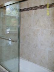 1 Locust Dr, Lebanon NJ  08833-2100 exterior