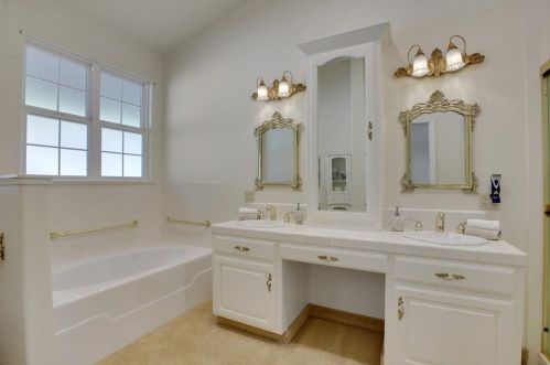 125 Scotia Pne Cir, Grass Valley CA  95945-5418 exterior