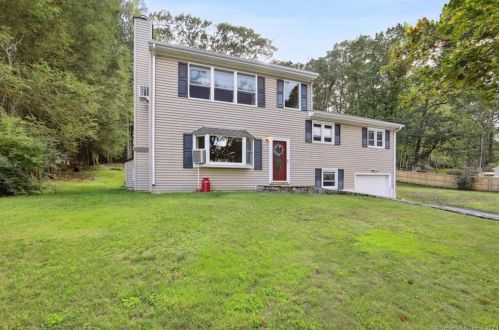 24 Dana Rd, Danbury, CT 06811-2943