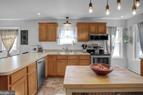 1024 Kercher Ave, Dauberville PA  19533-9389 exterior