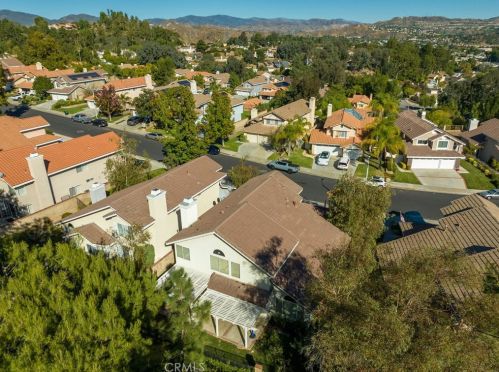 22114 Pamplico Dr, Santa Clarita CA  91350-2186 exterior