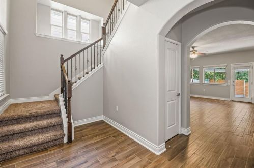 6633 Alleyton Dr, Austin TX  78725-2909 exterior