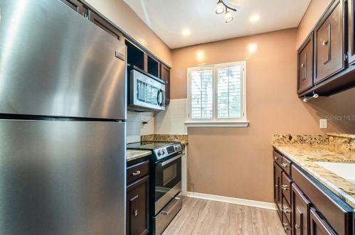 1409 Oak Pl, Apopka, FL 32712-1900