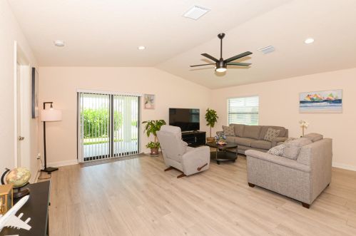 2 Tosca, Fort Pierce FL 34951-2819 exterior