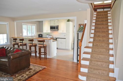 1306 Hillcrest Rd, Lancaster, PA 17603-2413