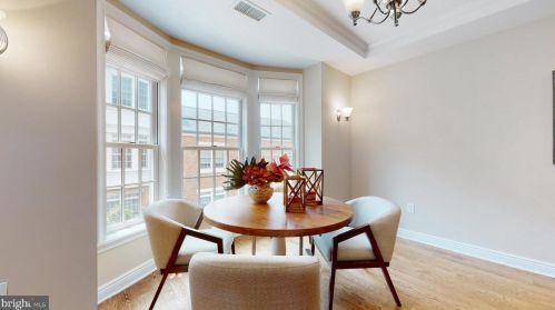 221 Victoria Mews, Princeton NJ  08542-3748 exterior