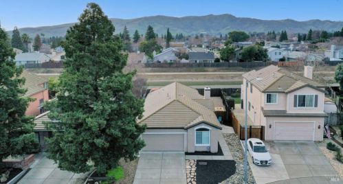 885 Turquoise St, Vacaville CA  95687-7810 exterior