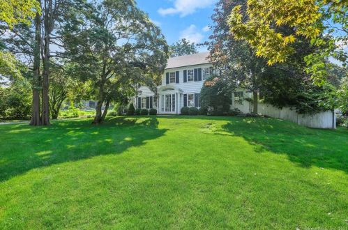 300 Mill Hill Rd, Southport, CT 06890-1226