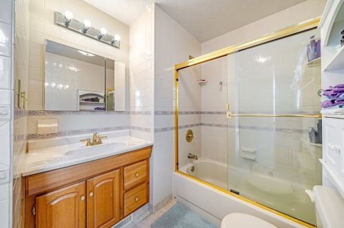 2703 Kansas St, Mckeesport PA  15132-7841 exterior