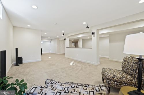 3211 Winter Sun Ter, Herndon VA  20171-1939 exterior