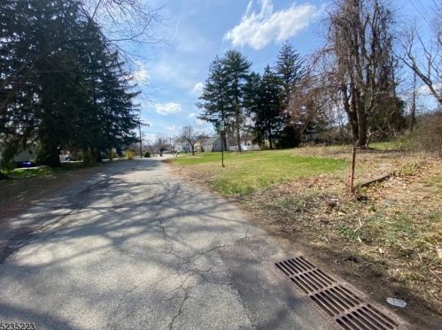 20 Oak St, Lincoln Park NJ  07035-2416 exterior