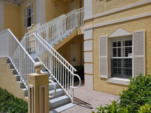 1415 Sweetwater Cv, Naples FL  34110-4152 exterior