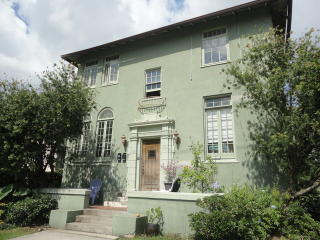 2636 Octavia St, New Orleans LA  70115-7050 exterior