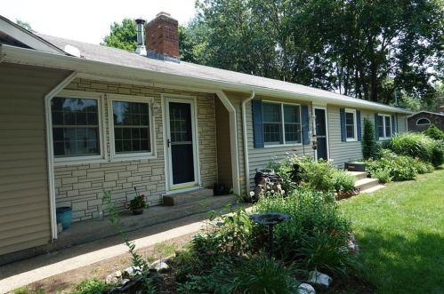 38 Greenwood Rd, North Kingstown, RI 02852-6921
